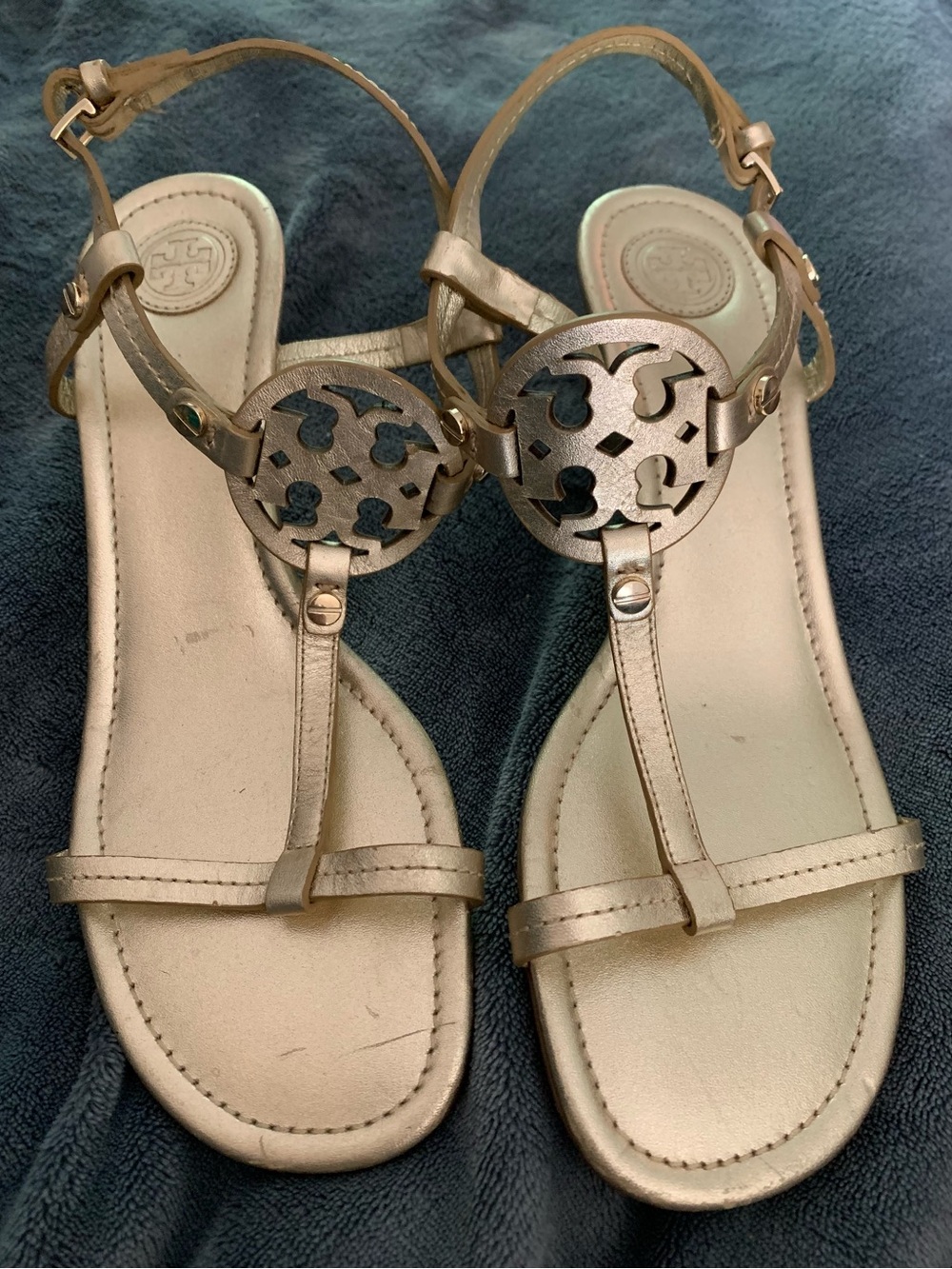 Tory Burch Champagne Gold Logo T-Strap Sandals size 7.5